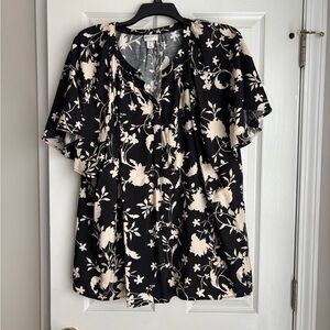 Ava & Viv Black and Cream Floral Blouse